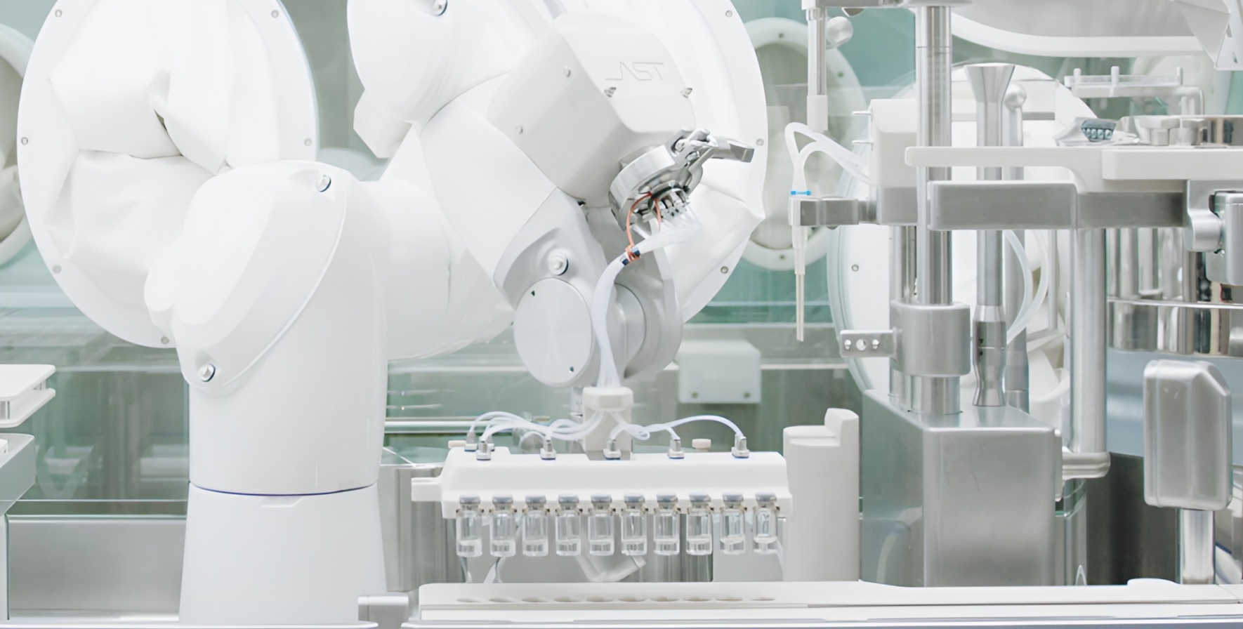 image showing AST pharma 4.0 solutions operating in an aseptic fill-finish facility for pharmaceutical manufacturing